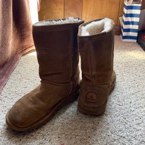 Bearpaws out of box only worn a few times